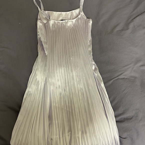 SOLD Beautiful Vince dress size M in bright lilac color - Picture 11 of 14